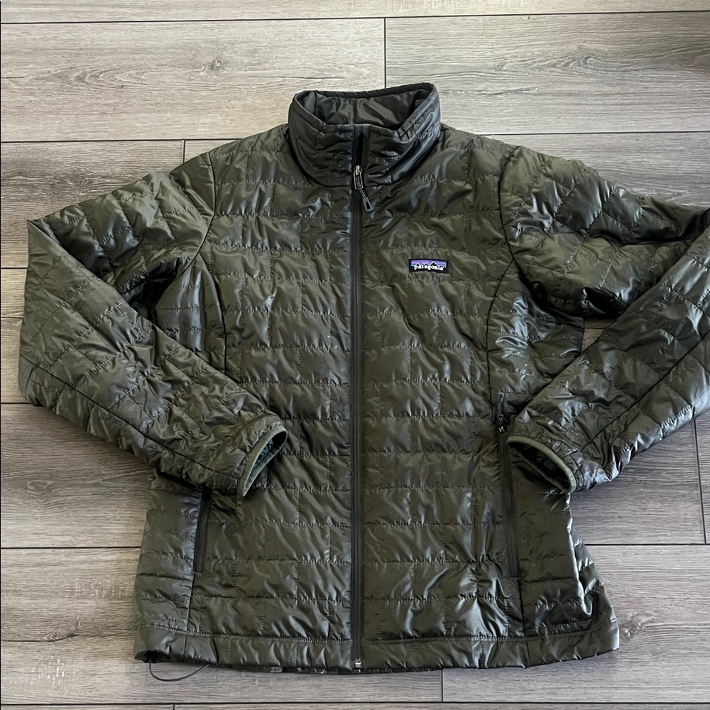 Patagonia Women's Pine Green Nano Puff Jacket Large L